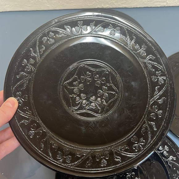 Hazel Atlas Cloverleaf Black Depression Vintage 8" Plates - Set of 4 - Picture 4 of 7